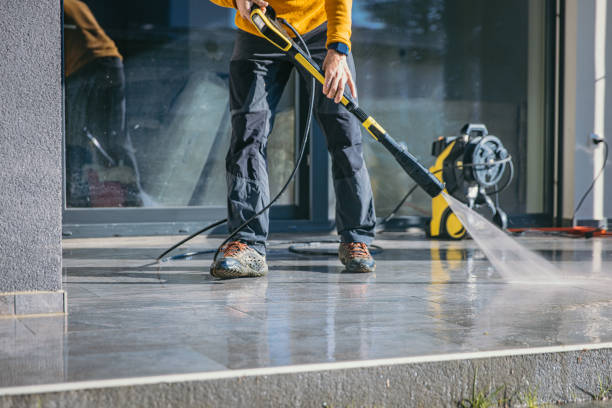 Best Roof Pressure Washing  in Evansdale, IA